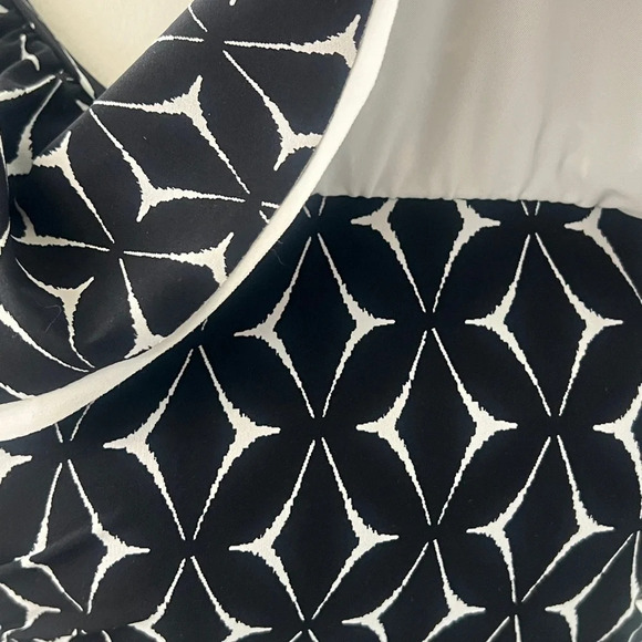 Gottex Profile NWT One Shoulder Ruffle Swimsuit 10 Black White Geometric Print - Picture 7 of 16